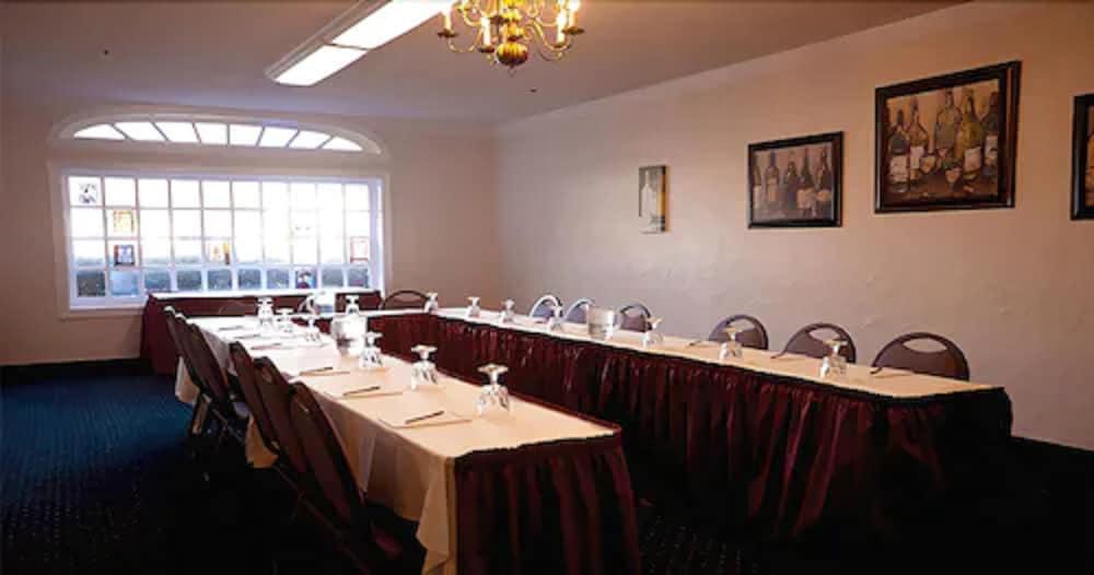 The Chateau Bloomington Hotel And Conference Center Экстерьер фото
