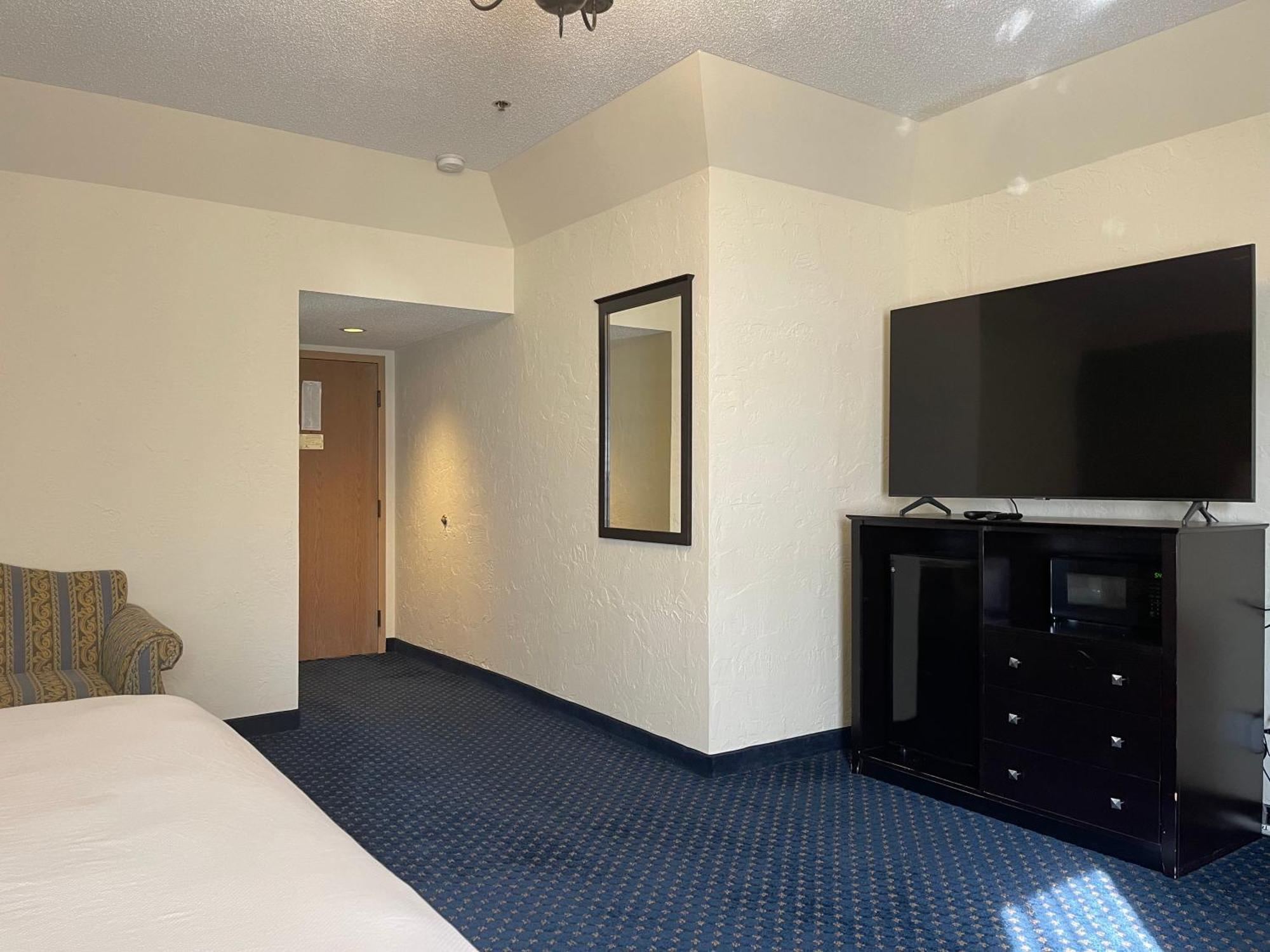 The Chateau Bloomington Hotel And Conference Center Экстерьер фото